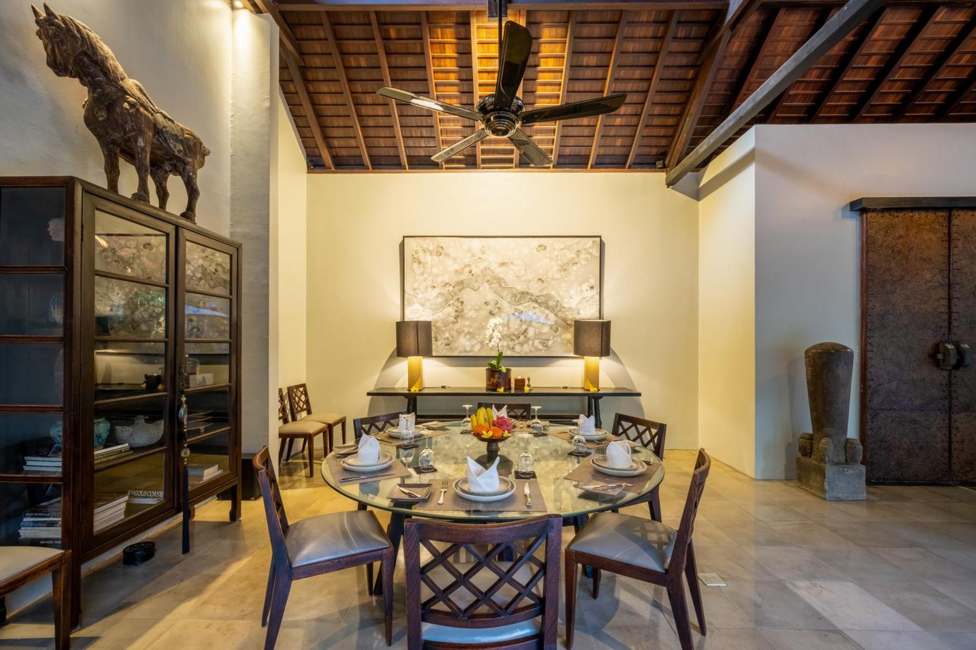 Villa De Suma - Fully Staffed Luxury Villa, Walk To The Beach! Seminyak Kültér fotó
