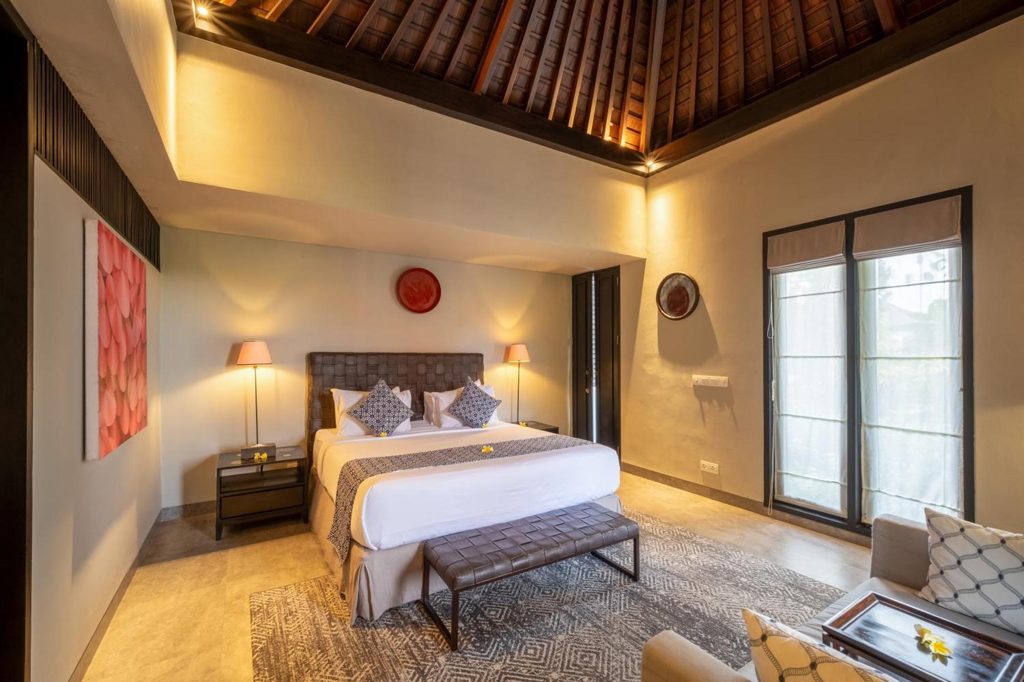 Villa De Suma - Fully Staffed Luxury Villa, Walk To The Beach! Seminyak Kültér fotó