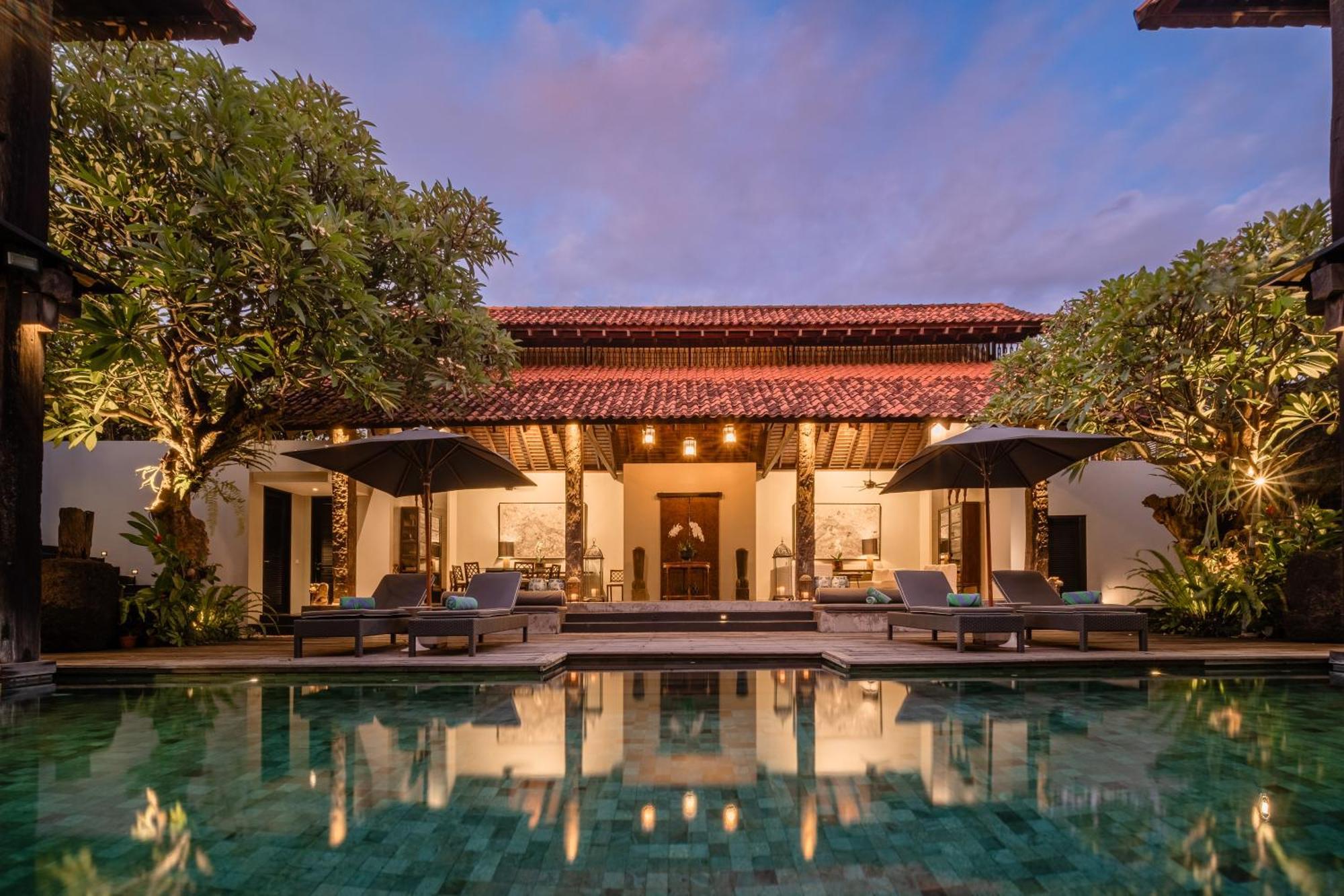 Villa De Suma - Fully Staffed Luxury Villa, Walk To The Beach! Seminyak Kültér fotó